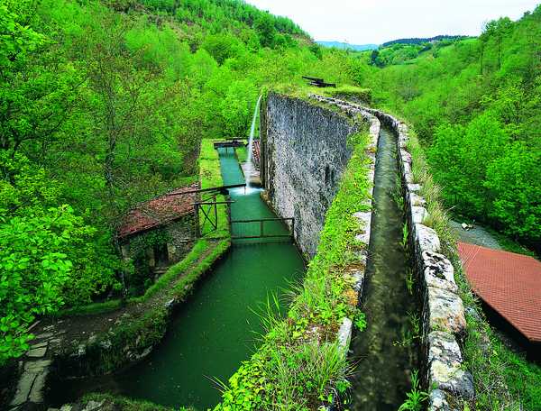 Agorregi iron and grain mill complex (Aia)