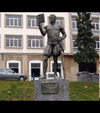 Escultura de Lope García de Salazar en Portugalete 